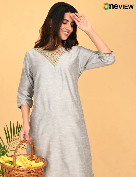 ONVIEW | 1123 | V NECK EMBROIDERY.