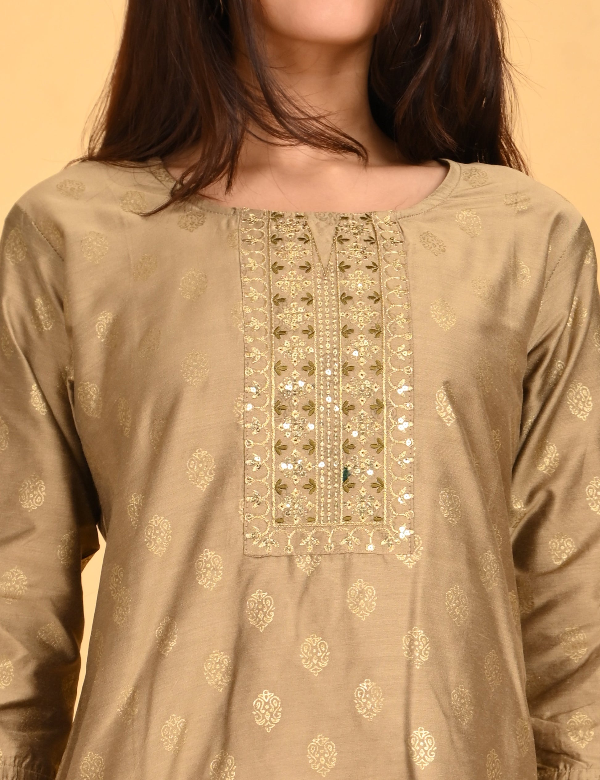 ONVIEW | 214 | SILK SMALL EMBROIDERY.